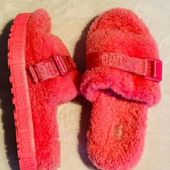 UGG Fluffita Slides. Size 7.  Hot Pink. GUC! SOLD OUT ONLINE - Picture 10 of 12